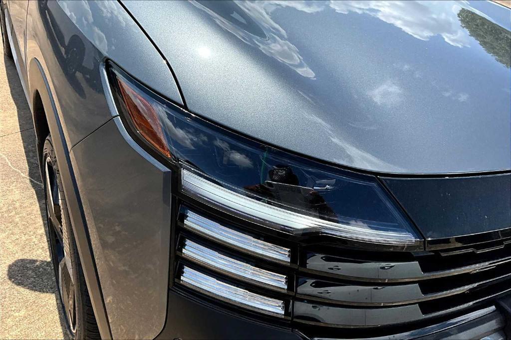 new 2025 Nissan Kicks car, priced at $24,418