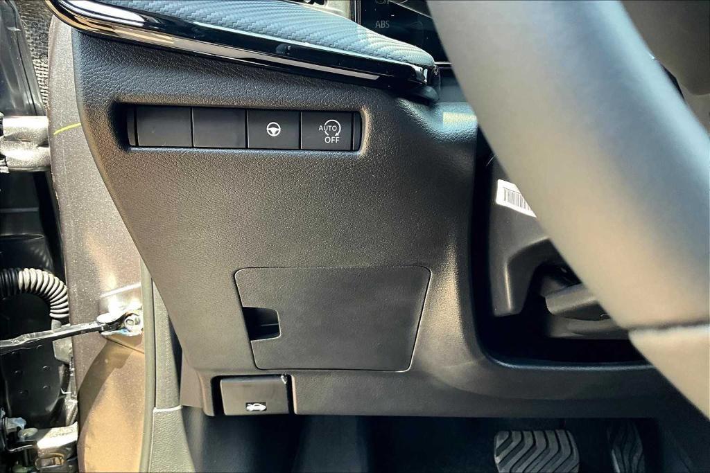 new 2025 Nissan Kicks car, priced at $24,418