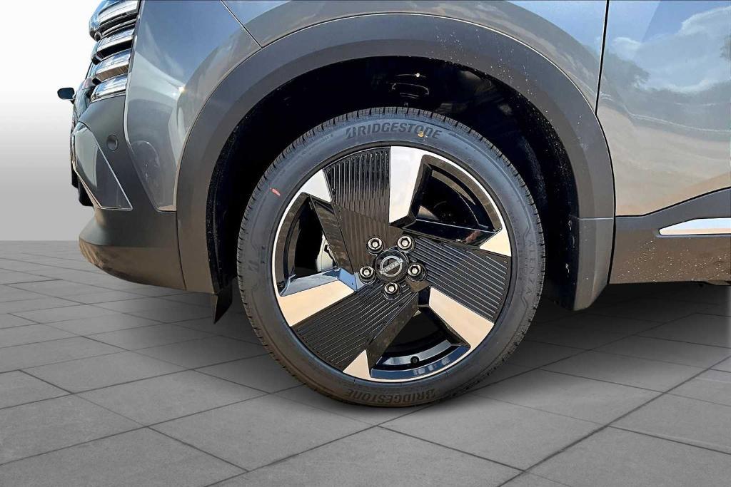 new 2025 Nissan Kicks car, priced at $24,418