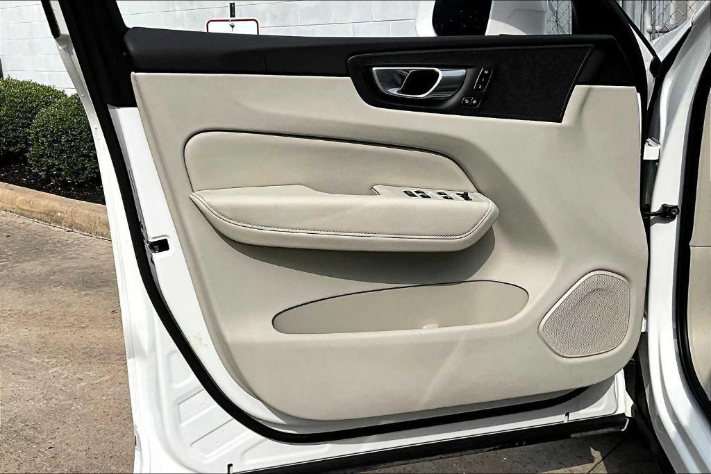 used 2023 Volvo XC60 car, priced at $34,300