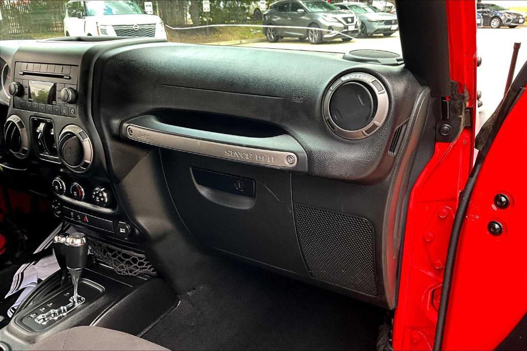 used 2015 Jeep Wrangler Unlimited car, priced at $16,500