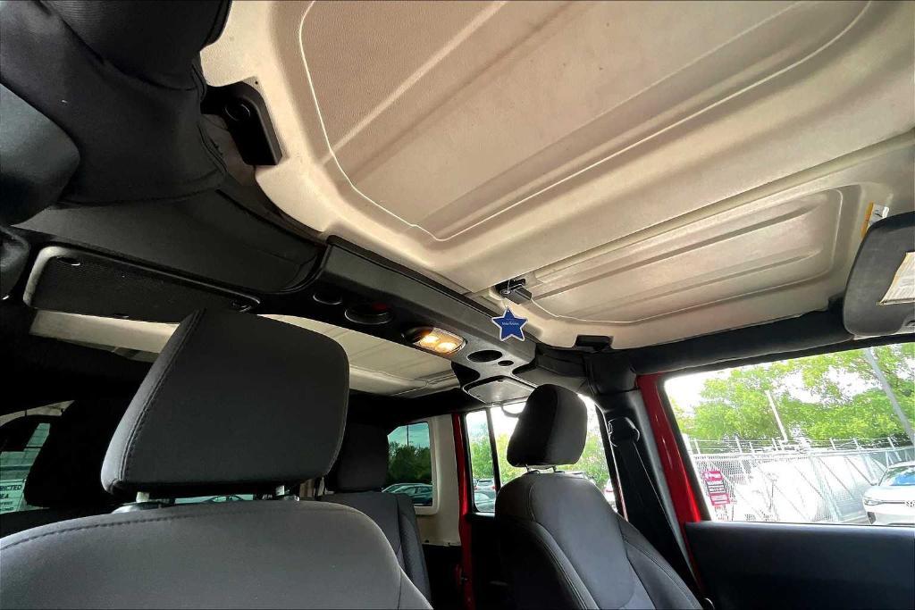used 2015 Jeep Wrangler Unlimited car, priced at $16,500