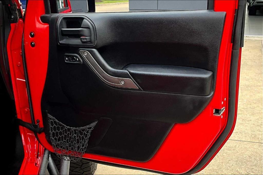 used 2015 Jeep Wrangler Unlimited car, priced at $16,500