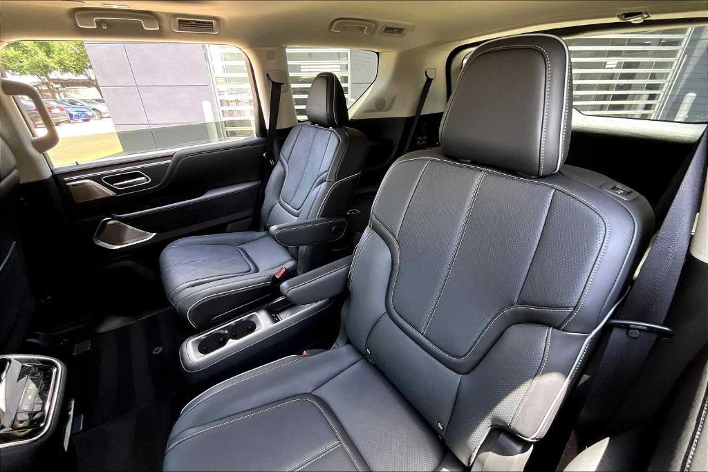 used 2025 INFINITI QX80 car, priced at $76,995