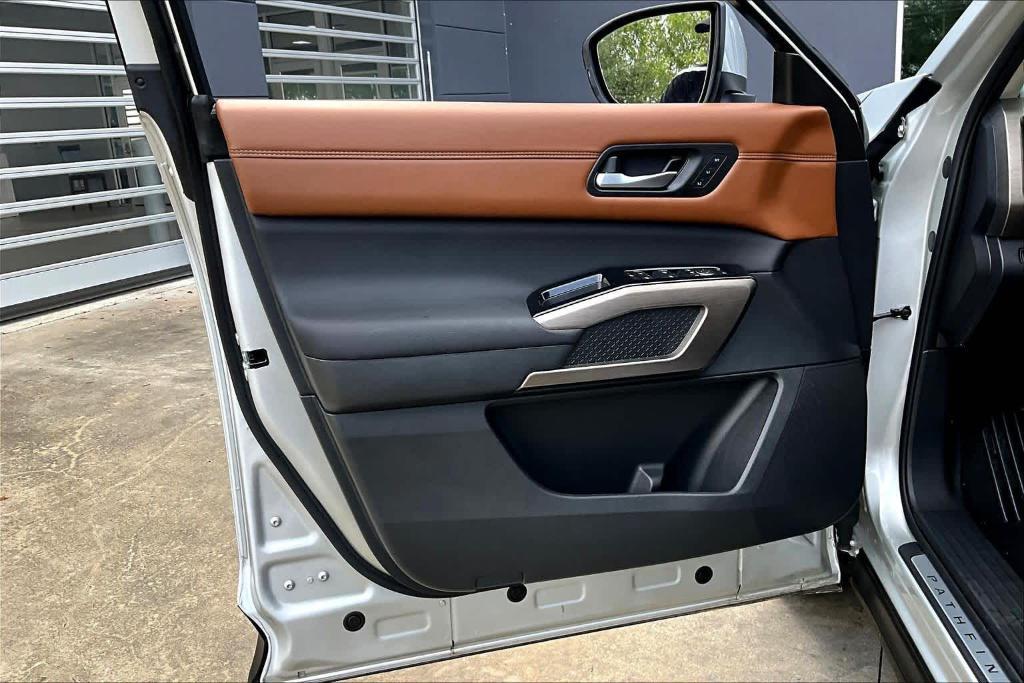 used 2025 Nissan Pathfinder car, priced at $41,395