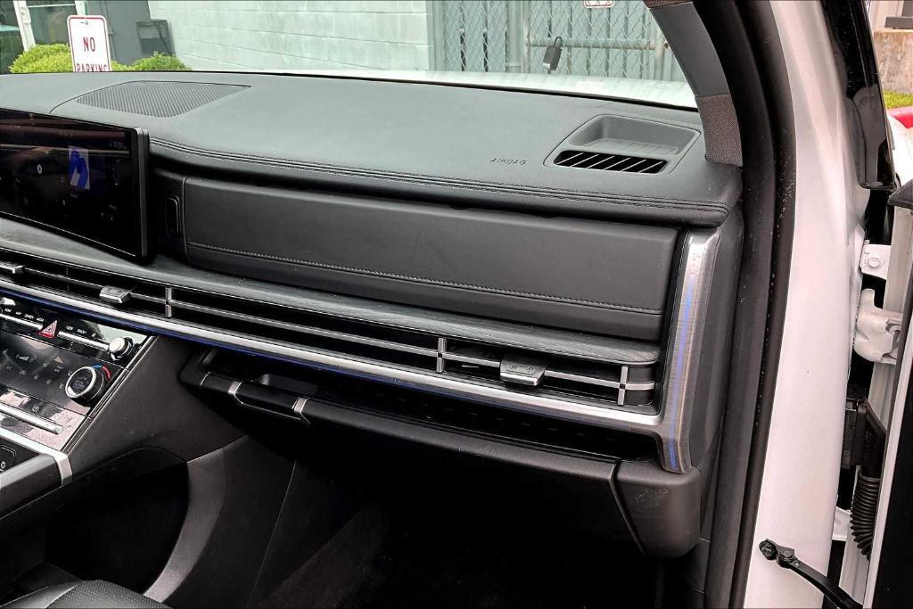 used 2024 Hyundai Santa Fe car, priced at $37,000