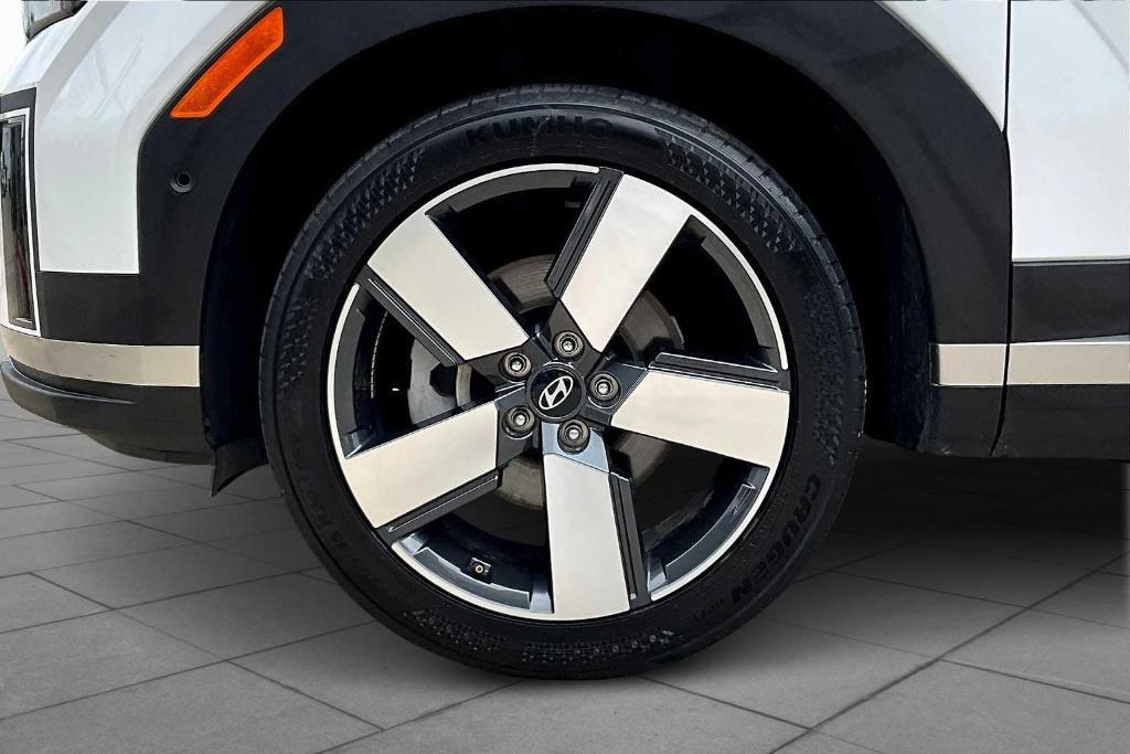 used 2024 Hyundai Santa Fe car, priced at $37,000