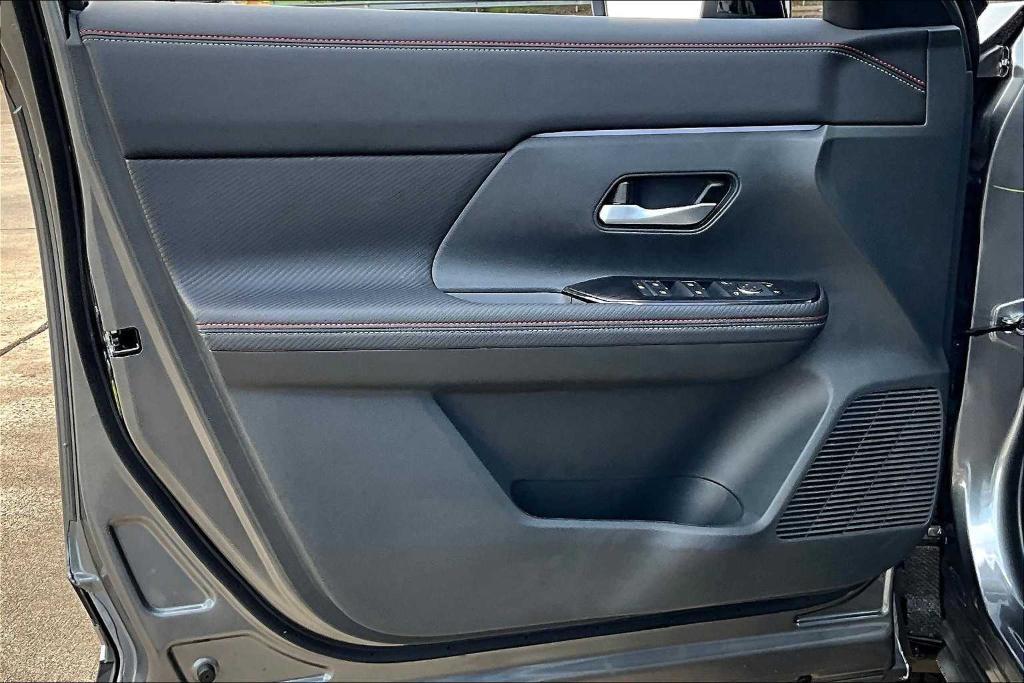 new 2025 Nissan Kicks car, priced at $28,651