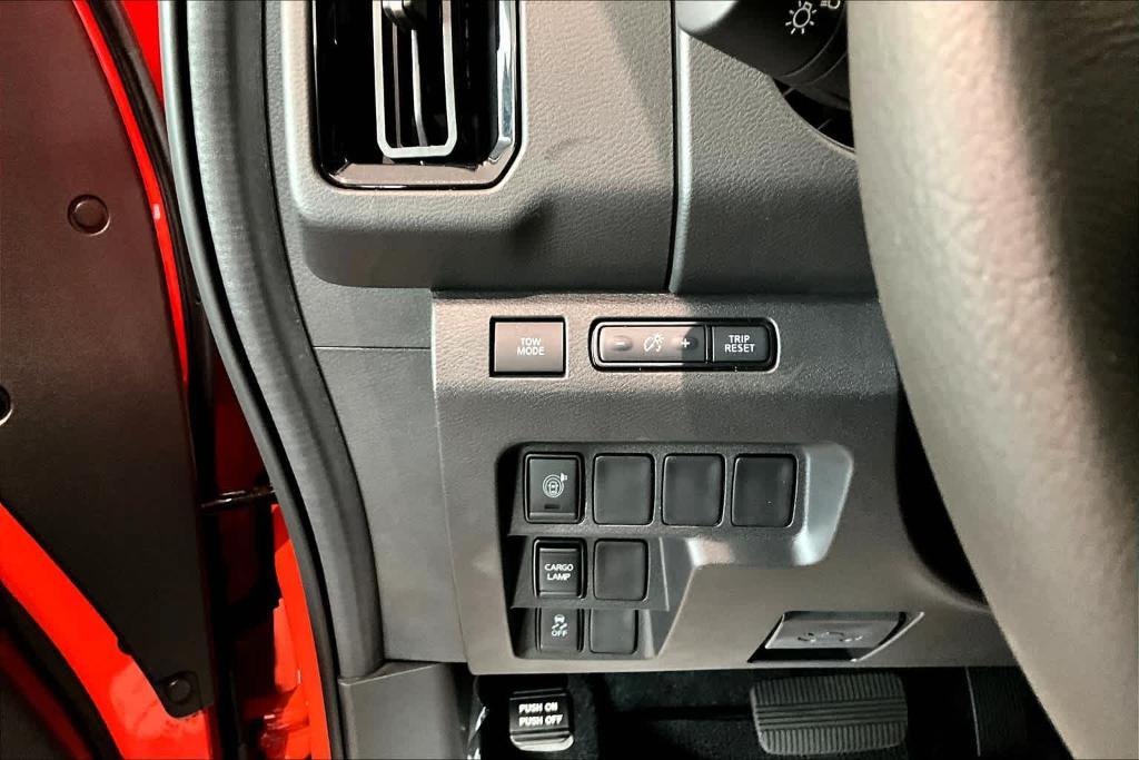 new 2025 Nissan Frontier car, priced at $39,125