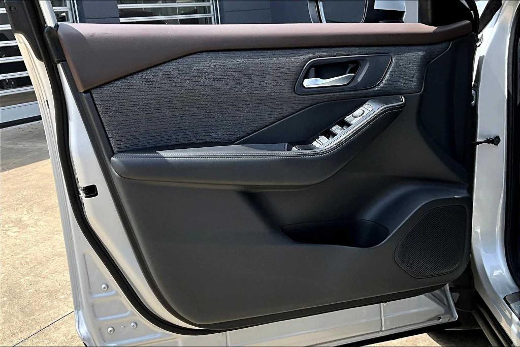 used 2023 Nissan Rogue car, priced at $22,172