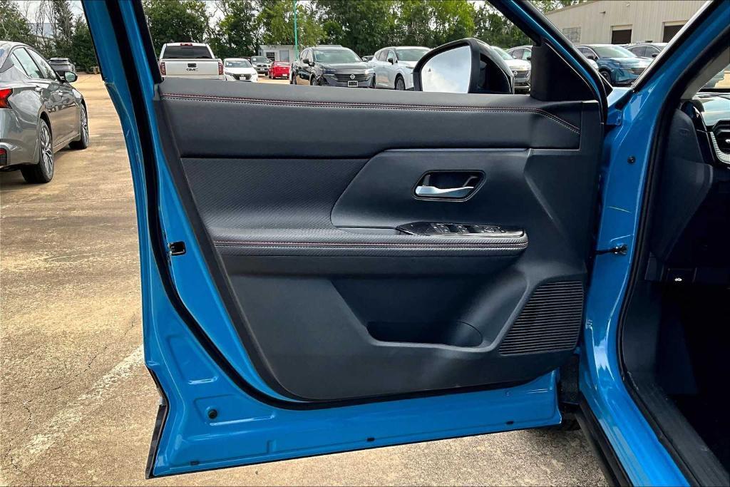 new 2025 Nissan Kicks car, priced at $29,101