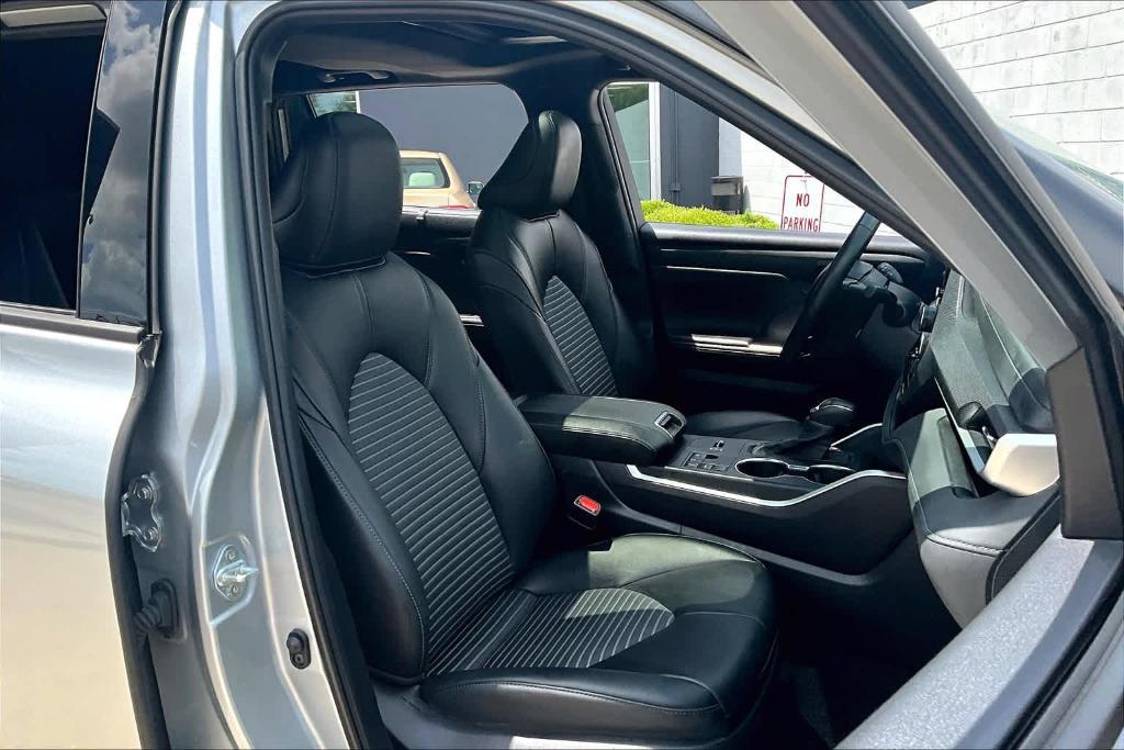 used 2024 Toyota Highlander car, priced at $43,000