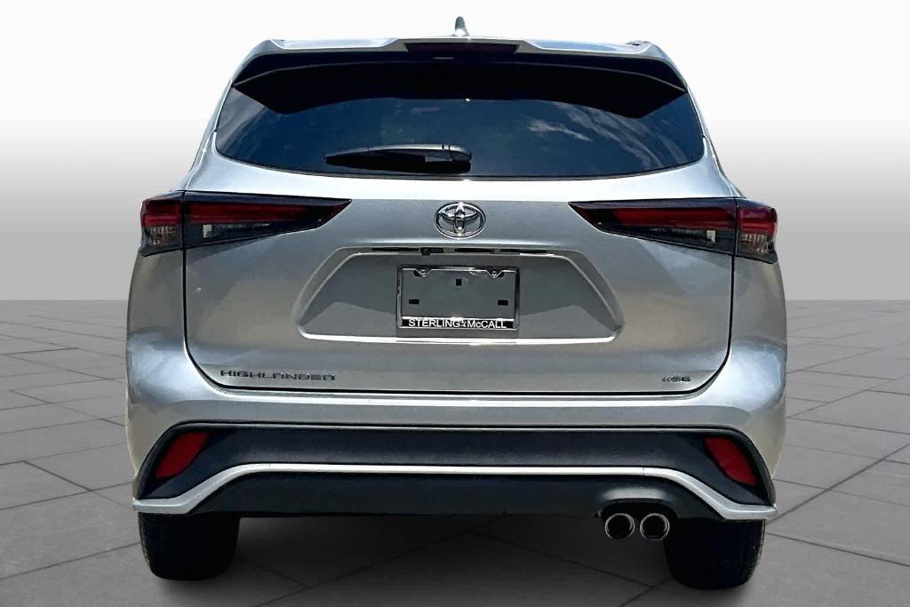 used 2024 Toyota Highlander car, priced at $43,000