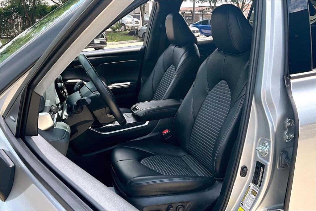 used 2024 Toyota Highlander car, priced at $43,000