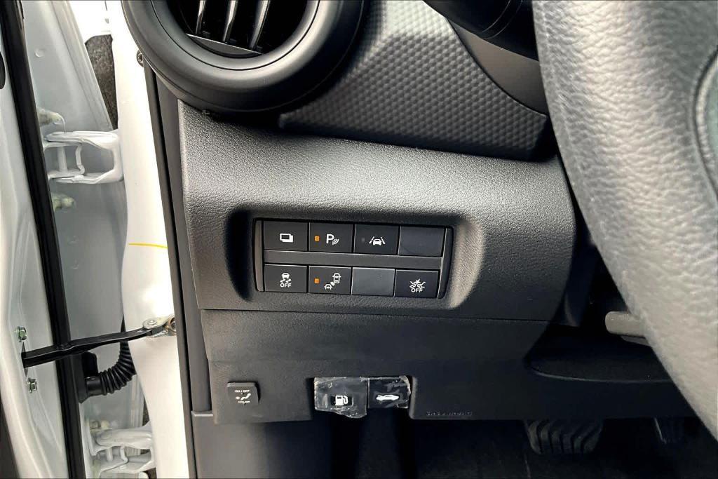 new 2025 Nissan Kicks Play car, priced at $24,515