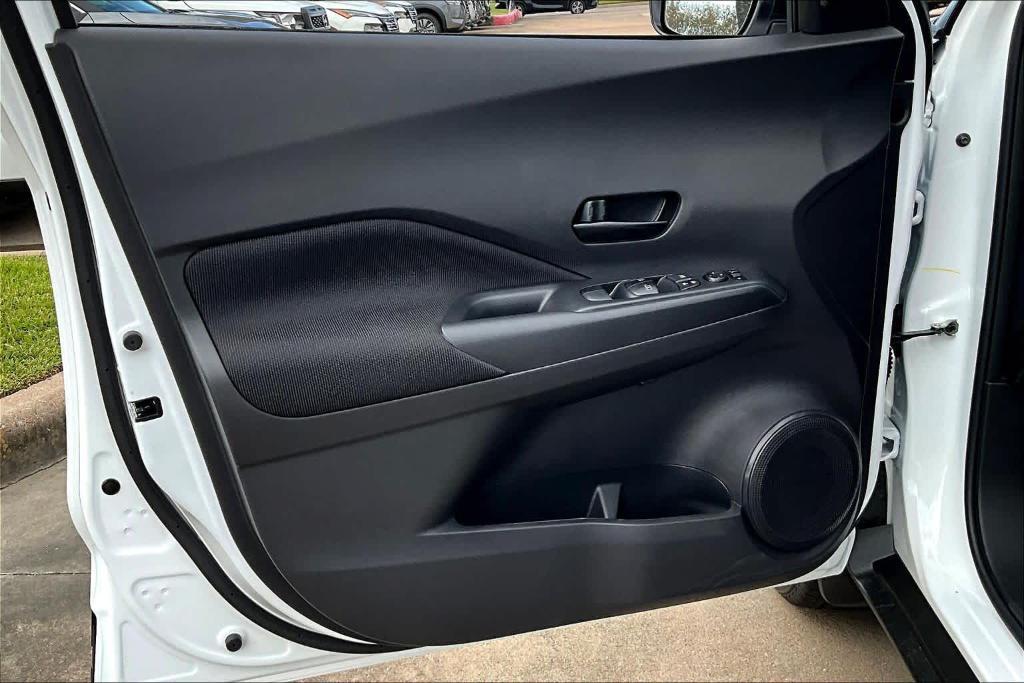 new 2025 Nissan Kicks Play car, priced at $24,515