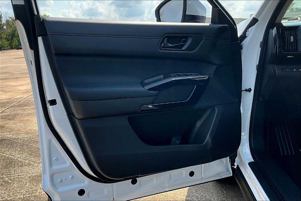 new 2025 Nissan Pathfinder car, priced at $33,350