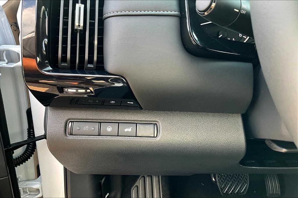 new 2025 Nissan Pathfinder car, priced at $33,350