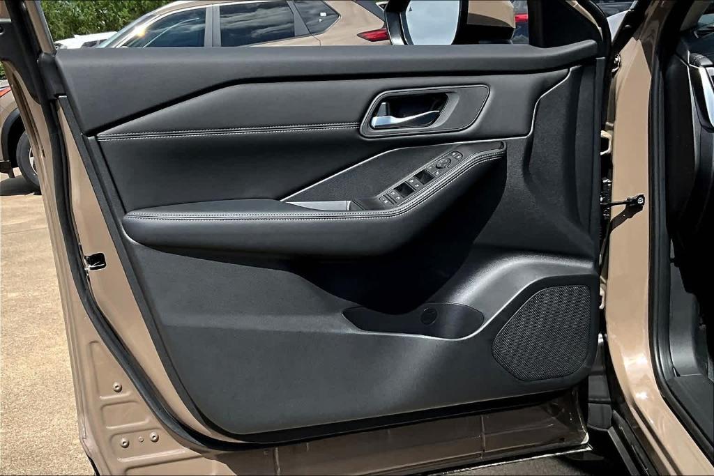 new 2025 Nissan Rogue car, priced at $32,452