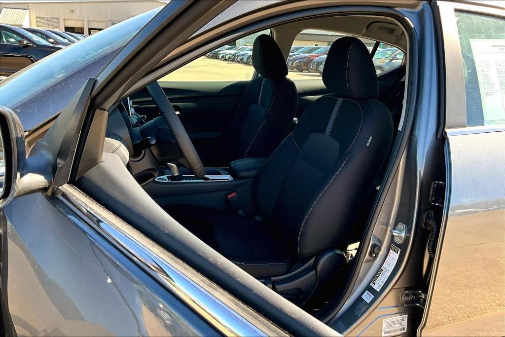 new 2025 Nissan Sentra car, priced at $22,915