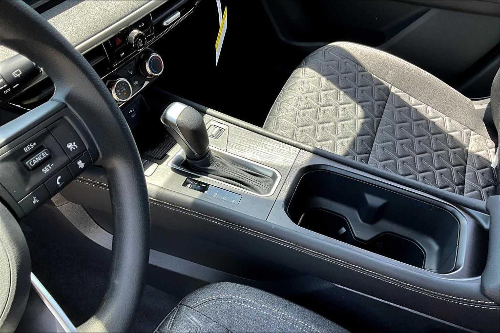 new 2025 Nissan Kicks car, priced at $27,381