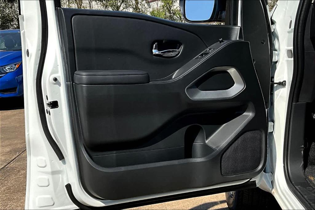 new 2025 Nissan Frontier car, priced at $34,075