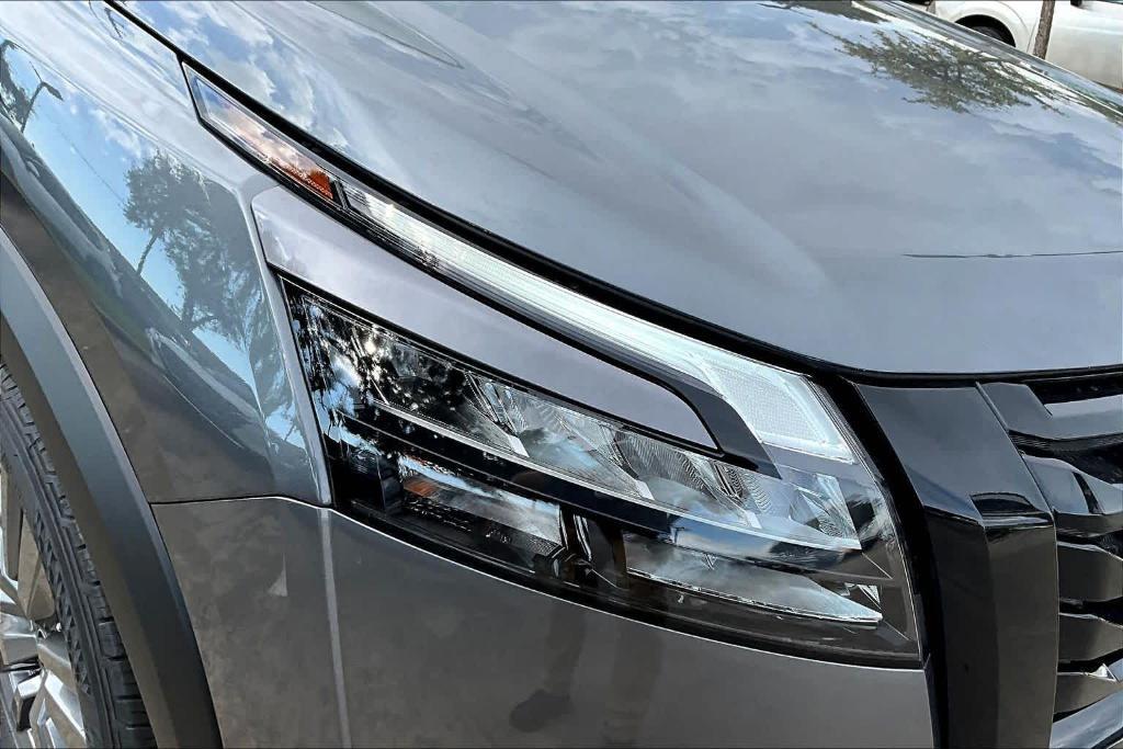 new 2025 Nissan Pathfinder car, priced at $33,223