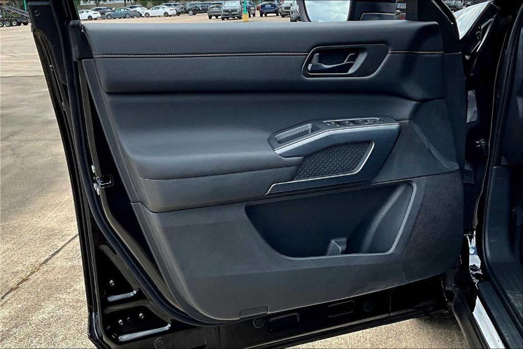 new 2025 Nissan Pathfinder car, priced at $42,700