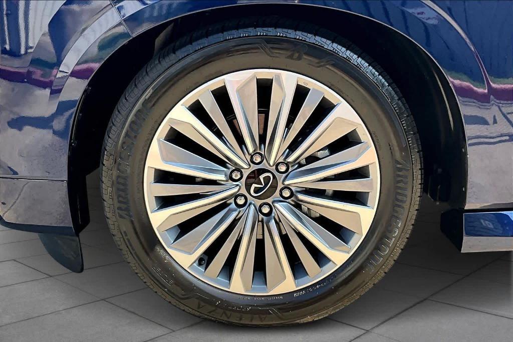 used 2025 INFINITI QX80 car, priced at $77,195