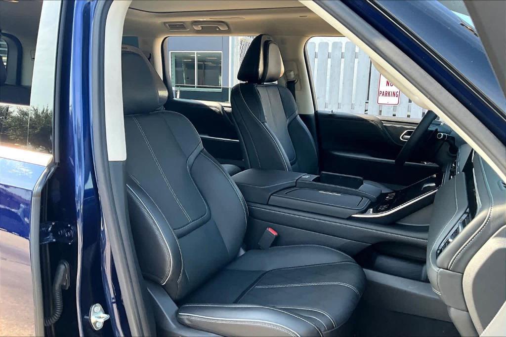 used 2025 INFINITI QX80 car, priced at $77,195