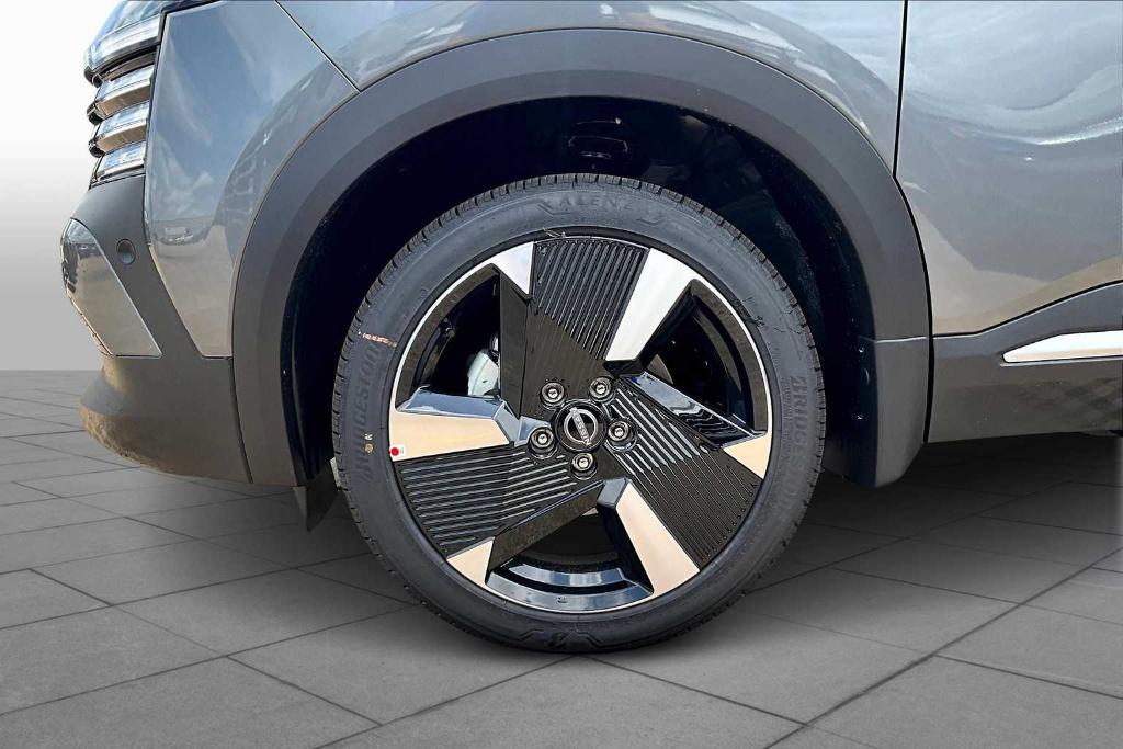 new 2025 Nissan Kicks car, priced at $28,651