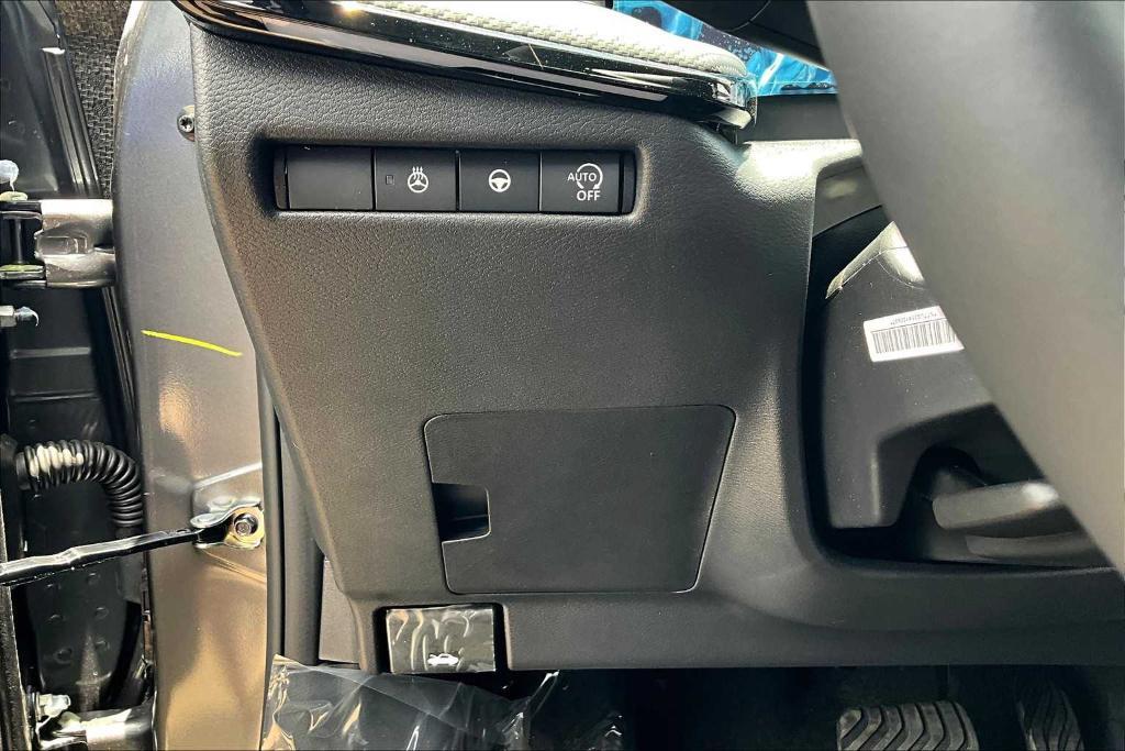 new 2025 Nissan Kicks car, priced at $28,651