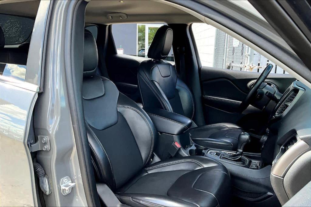 used 2021 Jeep Cherokee car, priced at $13,995