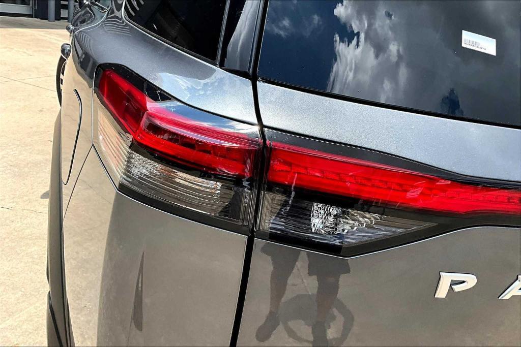 new 2025 Nissan Pathfinder car, priced at $41,865