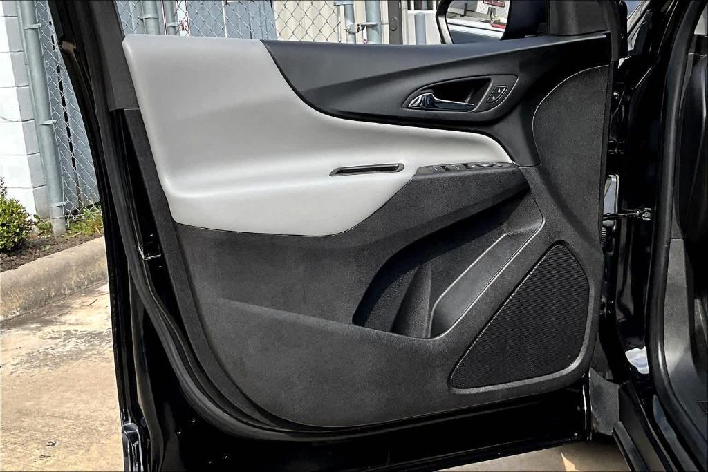 used 2023 Chevrolet Equinox car, priced at $23,213