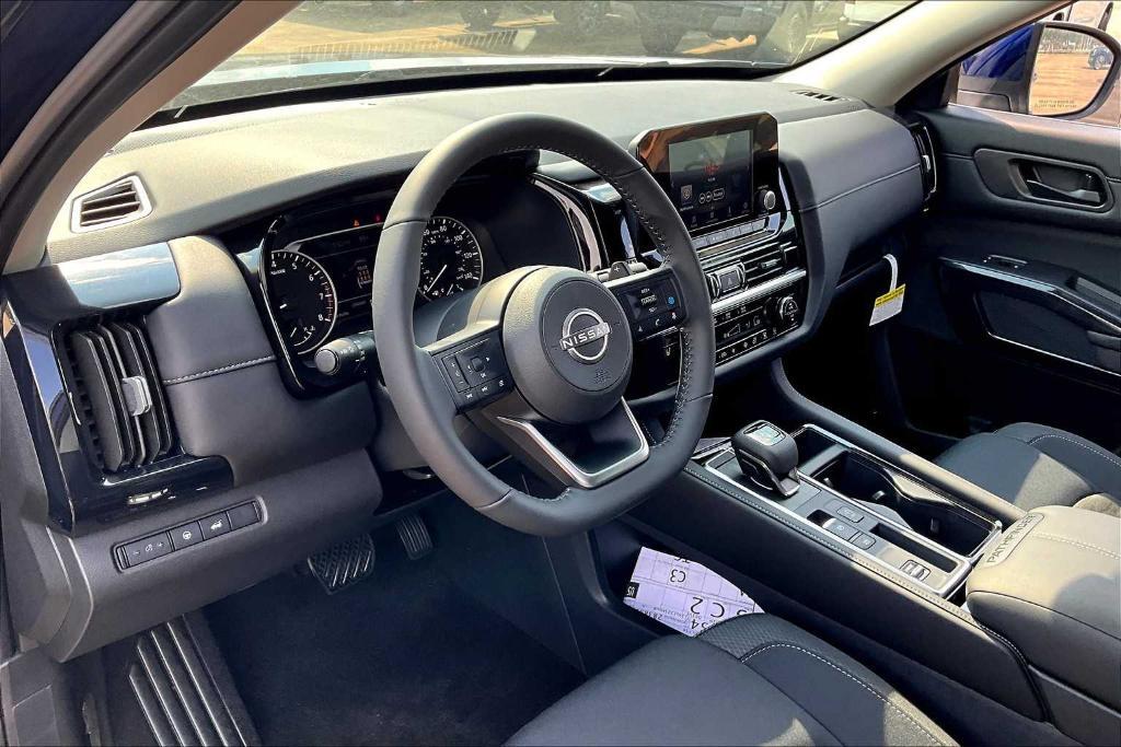 new 2025 Nissan Pathfinder car, priced at $32,925