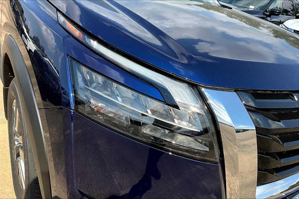 new 2025 Nissan Pathfinder car, priced at $32,925