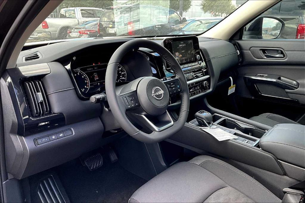 new 2025 Nissan Pathfinder car, priced at $33,223