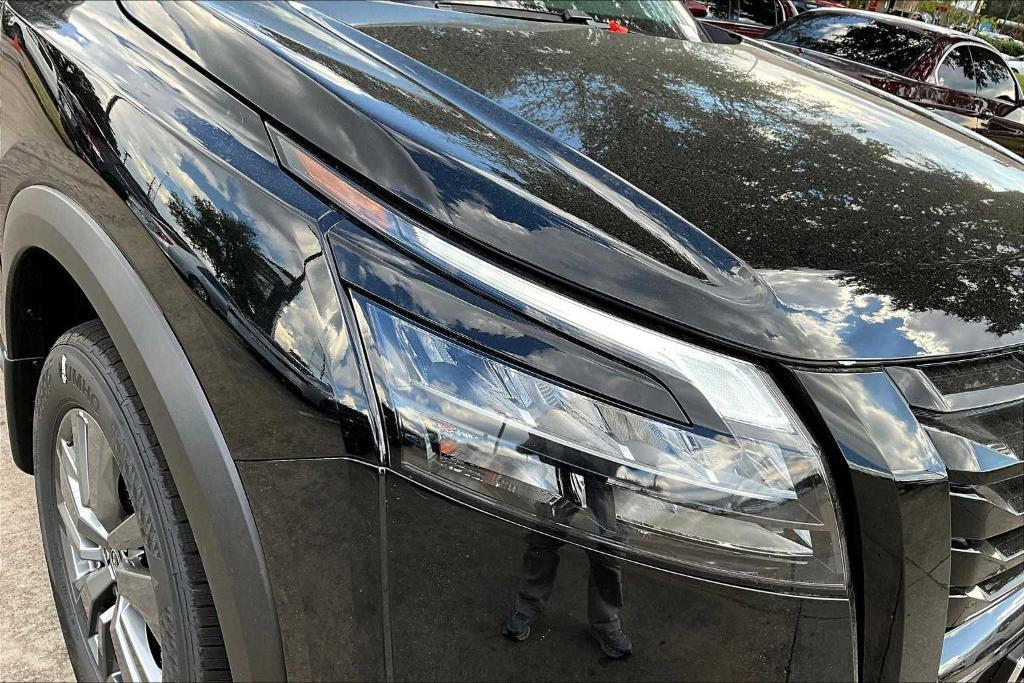 new 2025 Nissan Pathfinder car, priced at $33,223