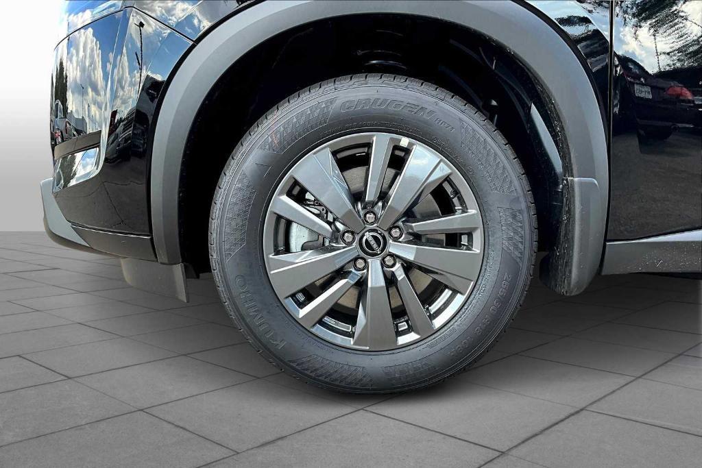 new 2025 Nissan Pathfinder car, priced at $33,223