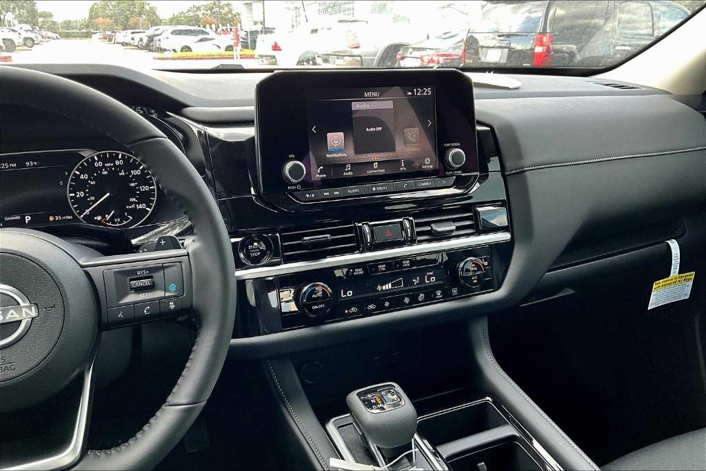 new 2025 Nissan Pathfinder car, priced at $33,223