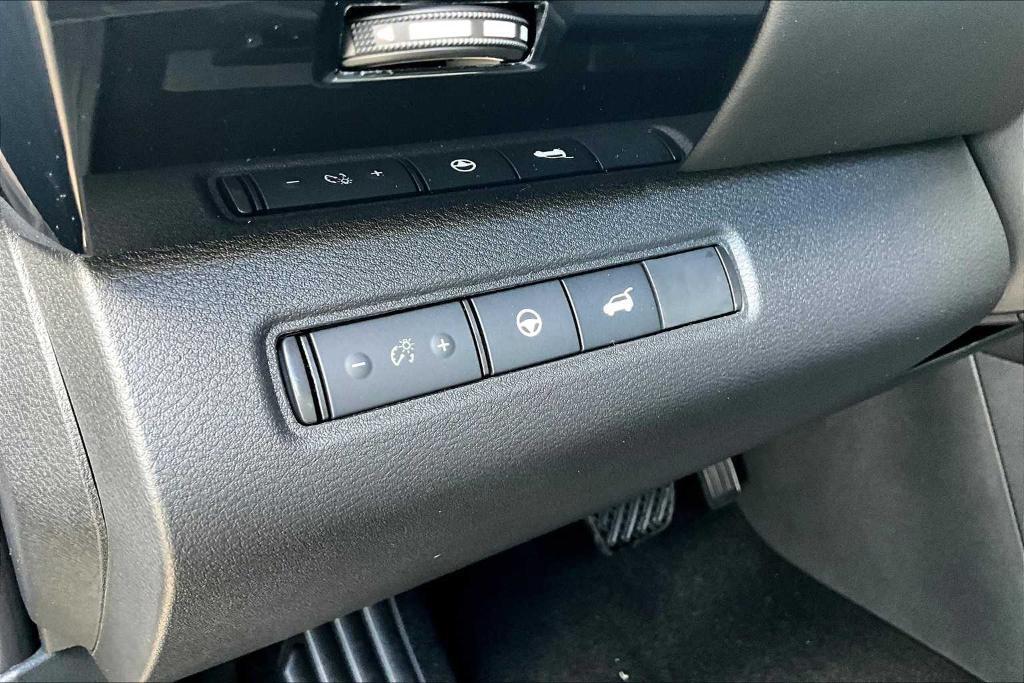 new 2025 Nissan Pathfinder car, priced at $33,223