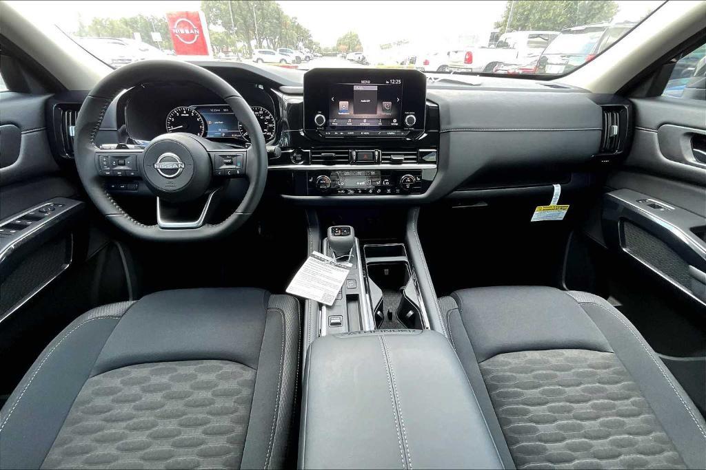 new 2025 Nissan Pathfinder car, priced at $33,223
