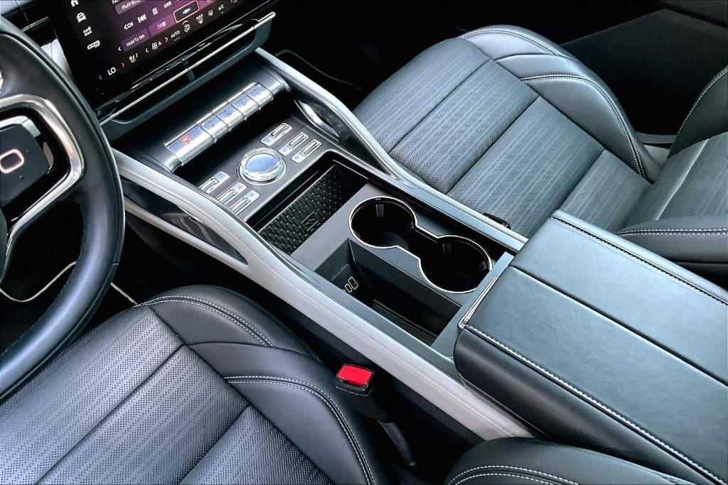 used 2024 Lincoln Nautilus car, priced at $56,500
