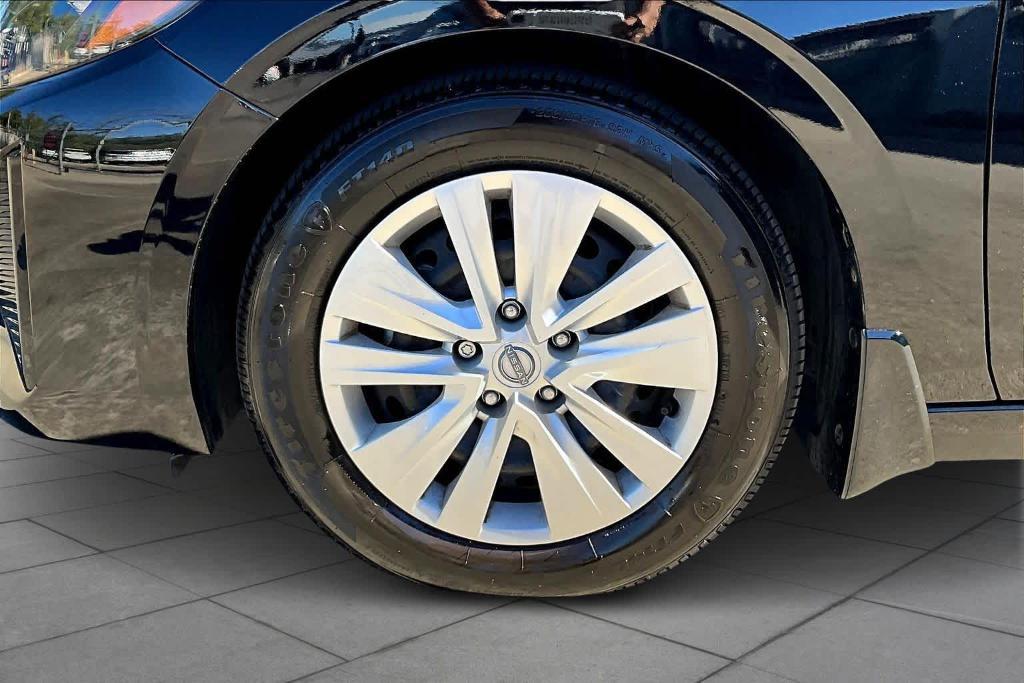 used 2025 Nissan Sentra car, priced at $19,991