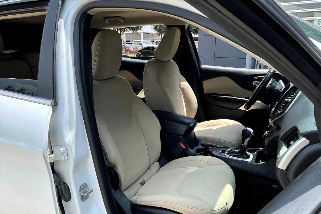 used 2017 Jeep Cherokee car, priced at $10,530