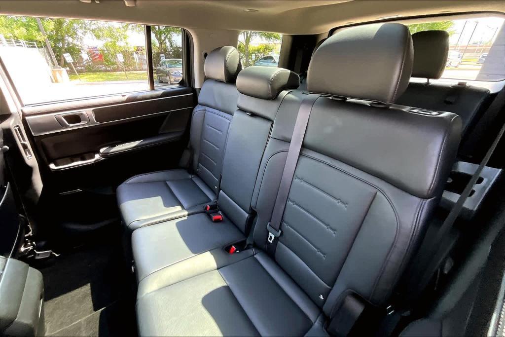 used 2024 Hyundai Santa Fe car, priced at $36,900