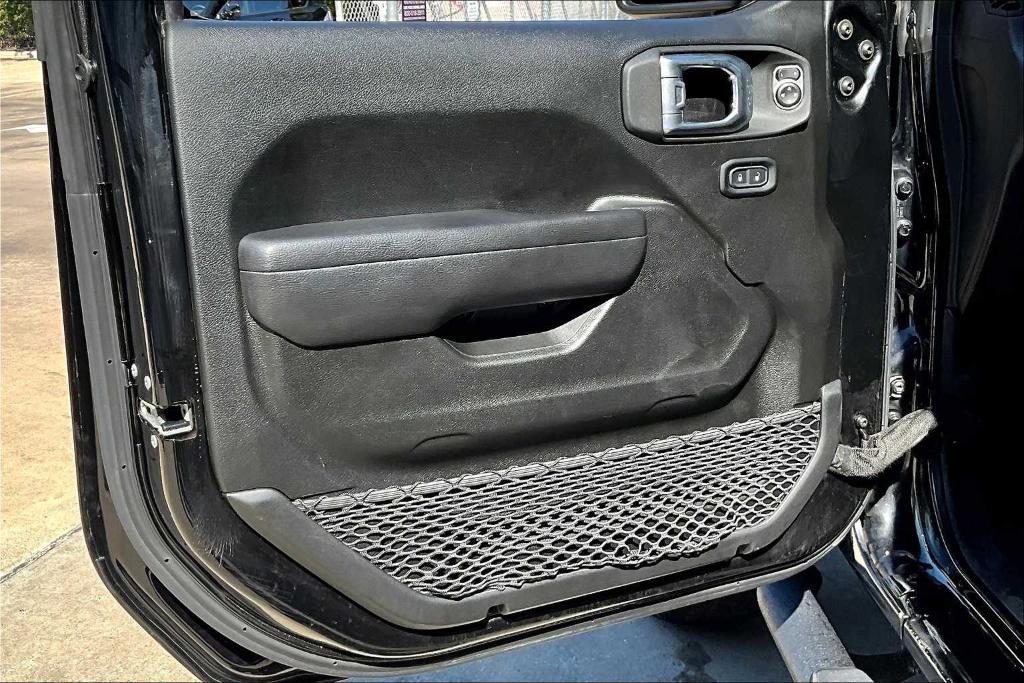 used 2022 Jeep Gladiator car, priced at $28,473