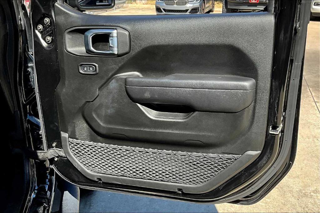 used 2022 Jeep Gladiator car, priced at $28,473