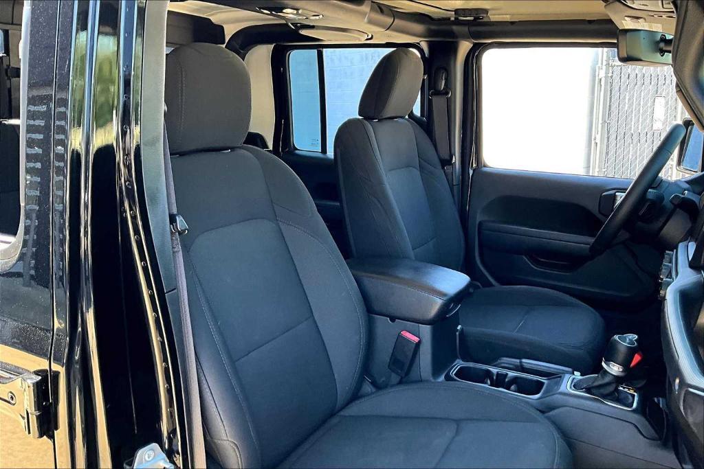 used 2022 Jeep Gladiator car, priced at $28,473